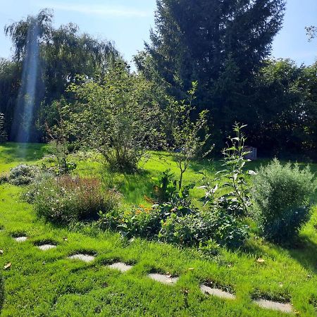 La Yourte Au Fonds Du Jardin Xhoris 外观 照片